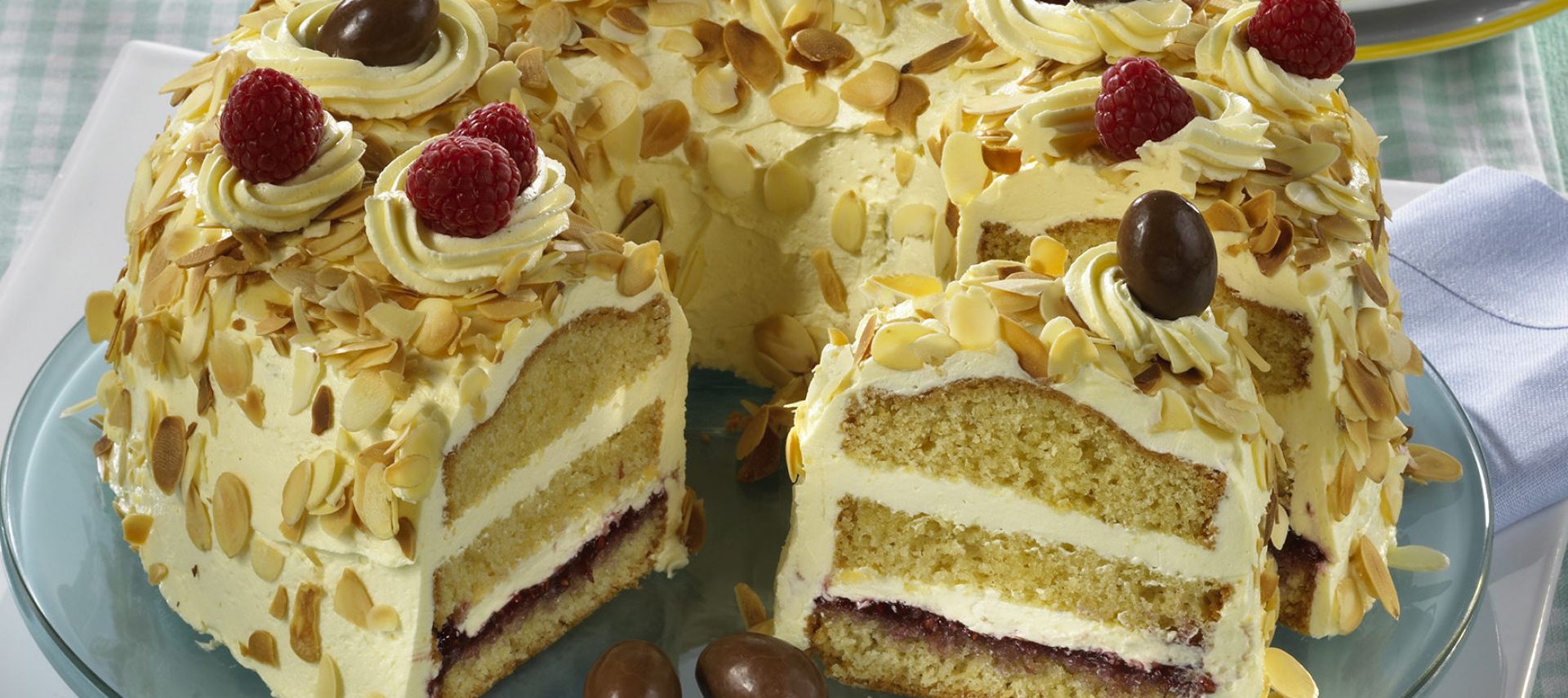 Vanille-Buttercreme-Kranz mit Himbeeren Rezept einfach zubereitet ...