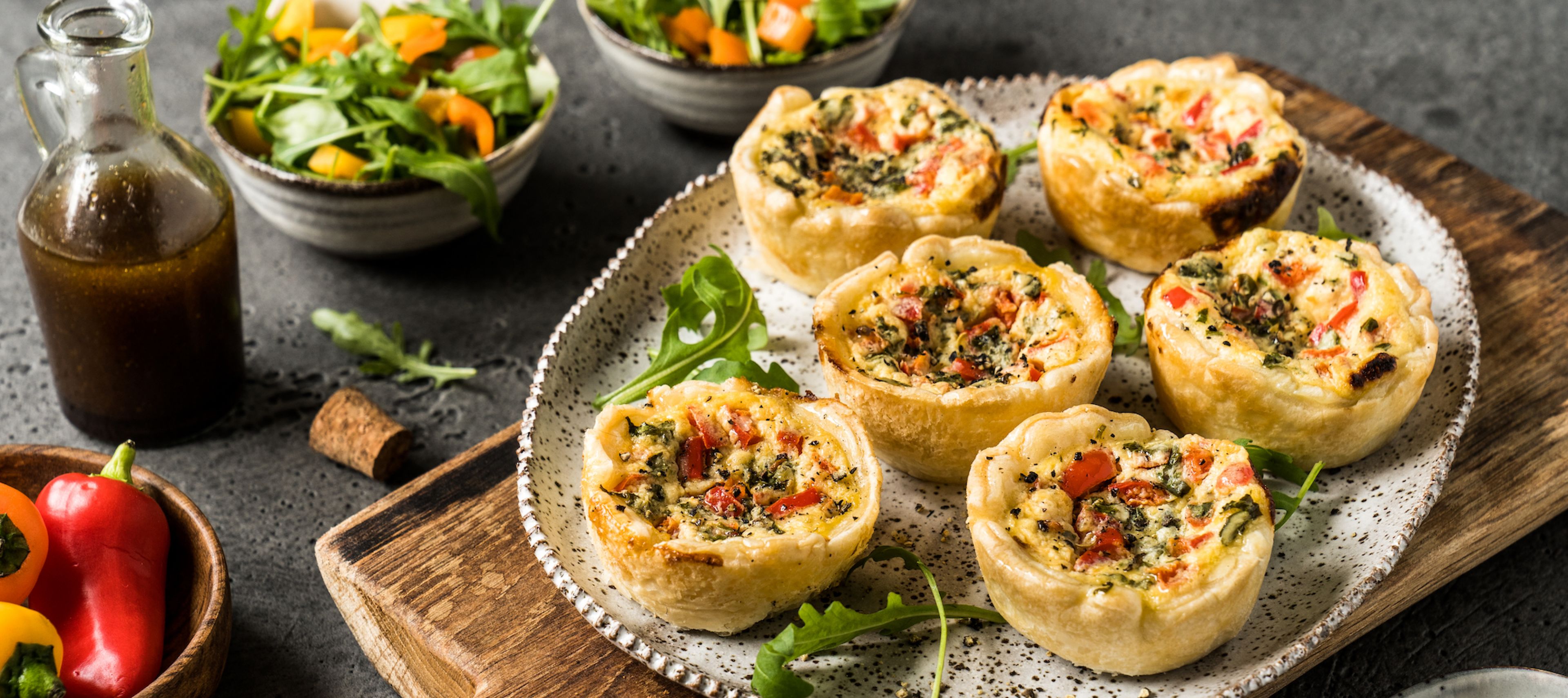 Mini Quiches mit Paprika und Rucola Rezept einfach zubereitet - Kerrygold