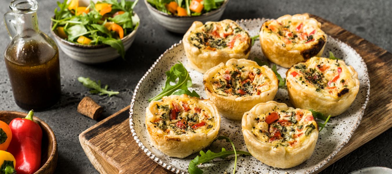 Mini Quiches mit Paprika und Rucola Rezept einfach zubereitet - Kerrygold