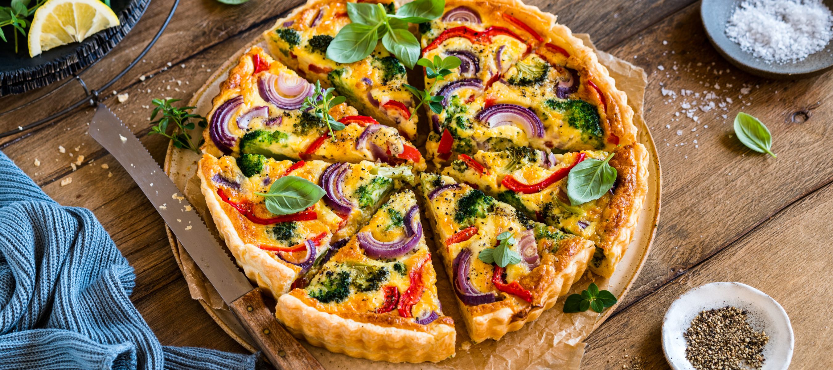 Gemüsequiche mit Cheddar Rezept einfach zubereitet - Kerrygold