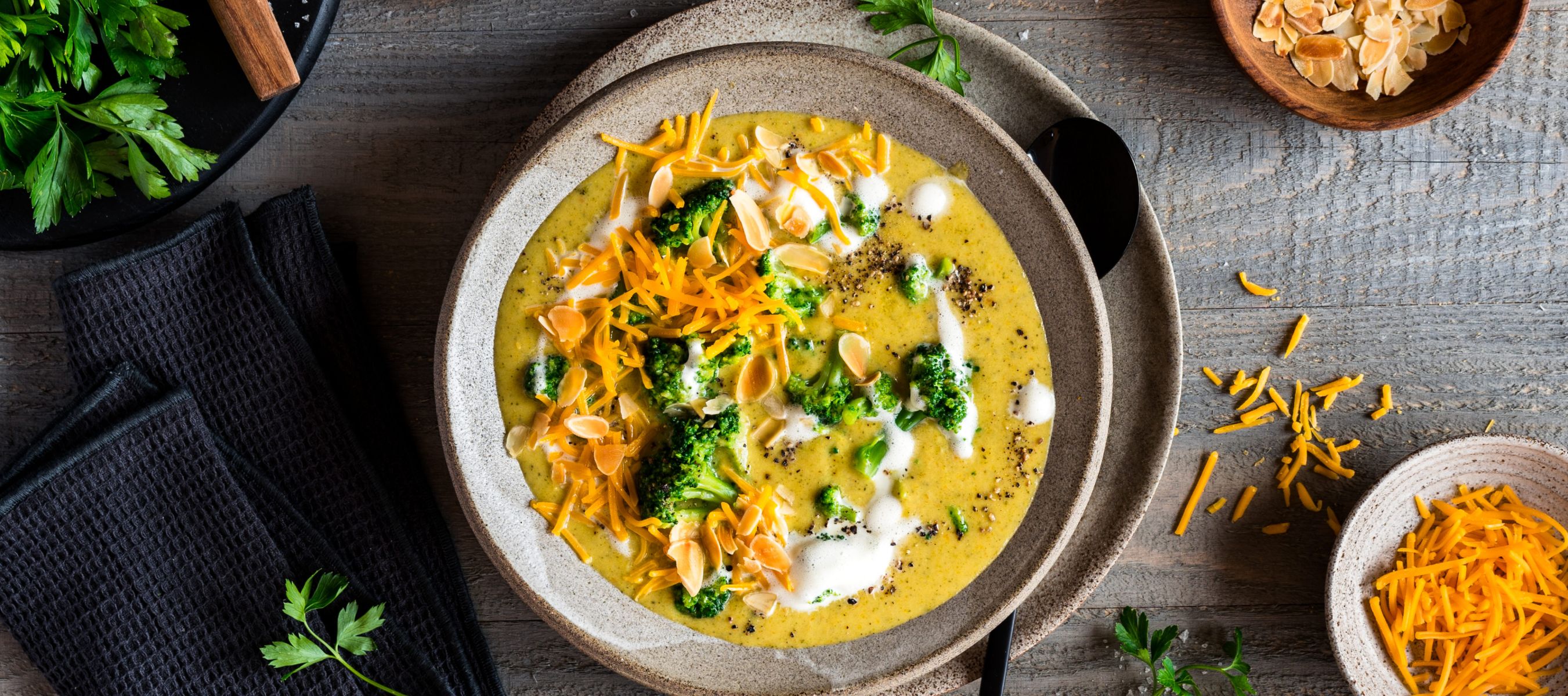 Brokkolisuppe mit Cheddar Rezept einfach zubereitet - Kerrygold