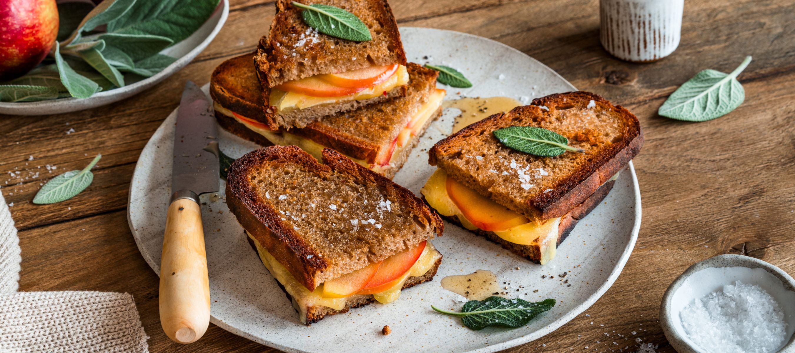 Grilled Cheese Sandwich mit Apfel und Salbei Rezept einfach zubereitet ...